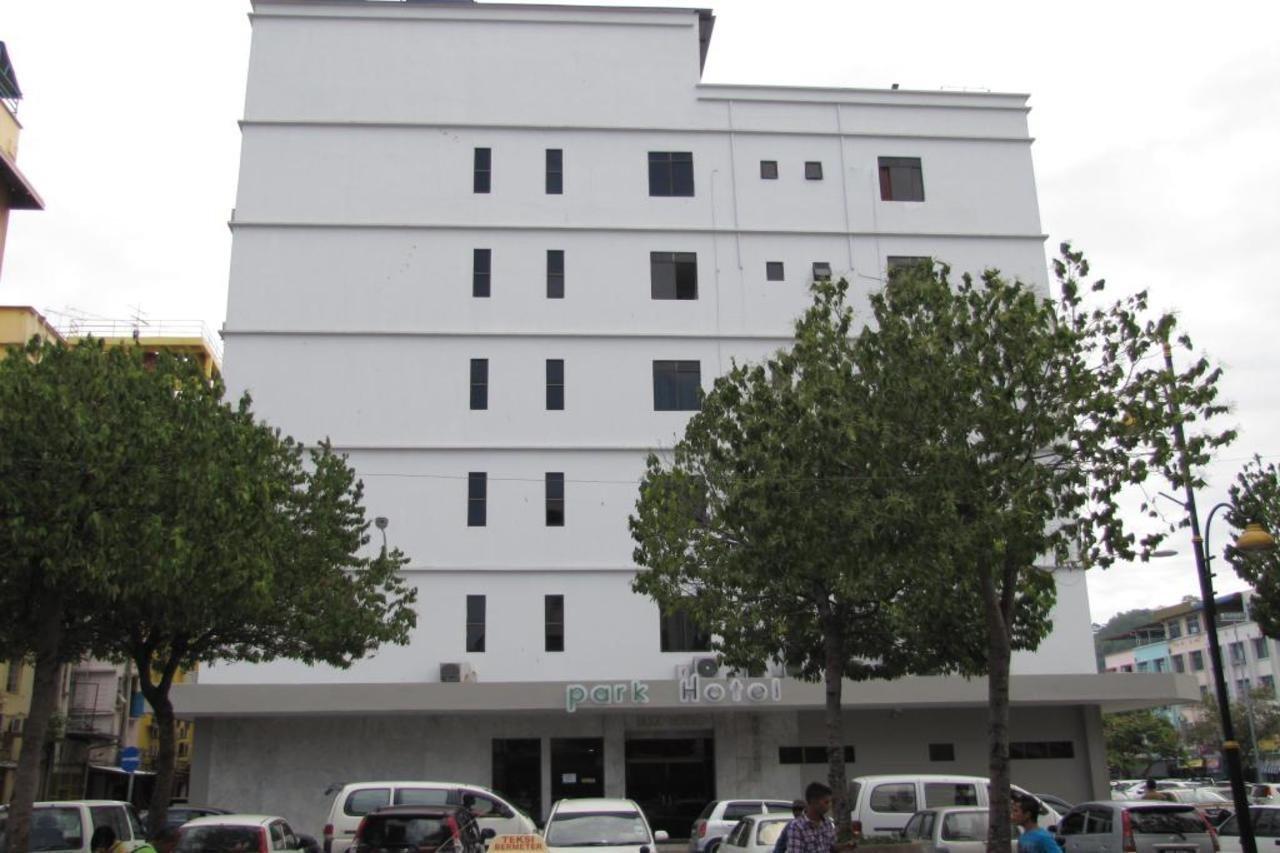 Park Hotel Kota Kinabalu Esterno foto