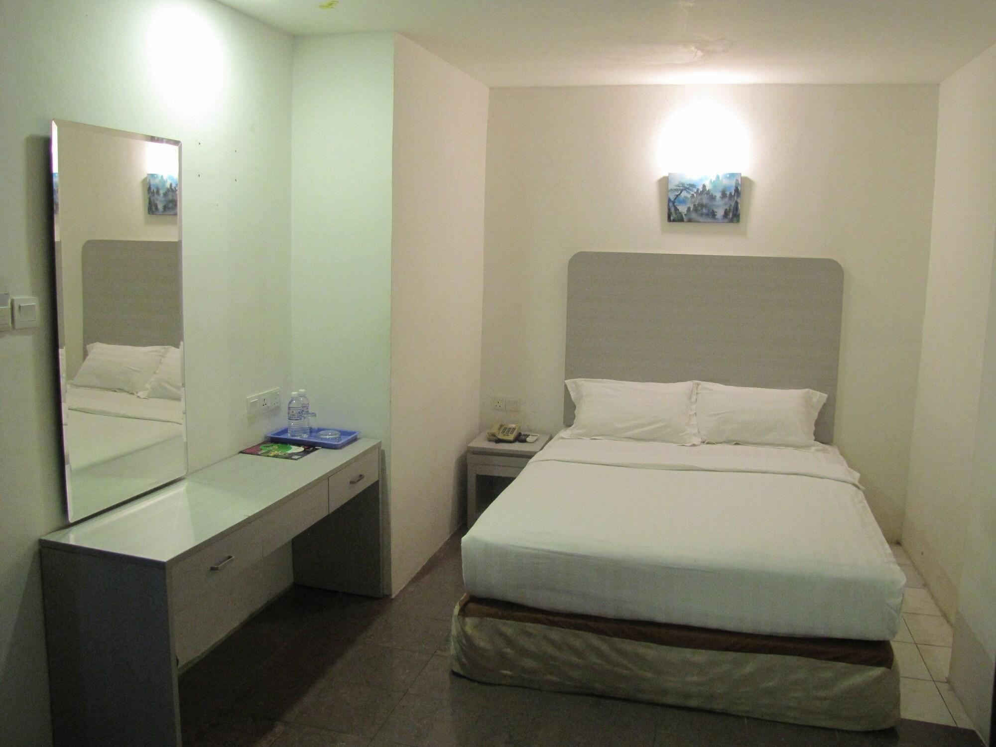 Park Hotel Kota Kinabalu Esterno foto