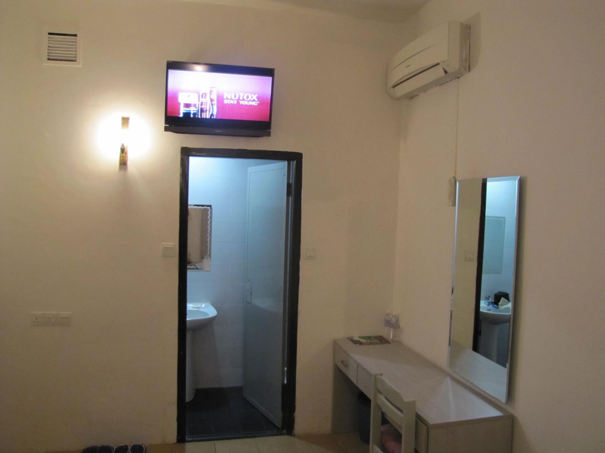 Park Hotel Kota Kinabalu Esterno foto