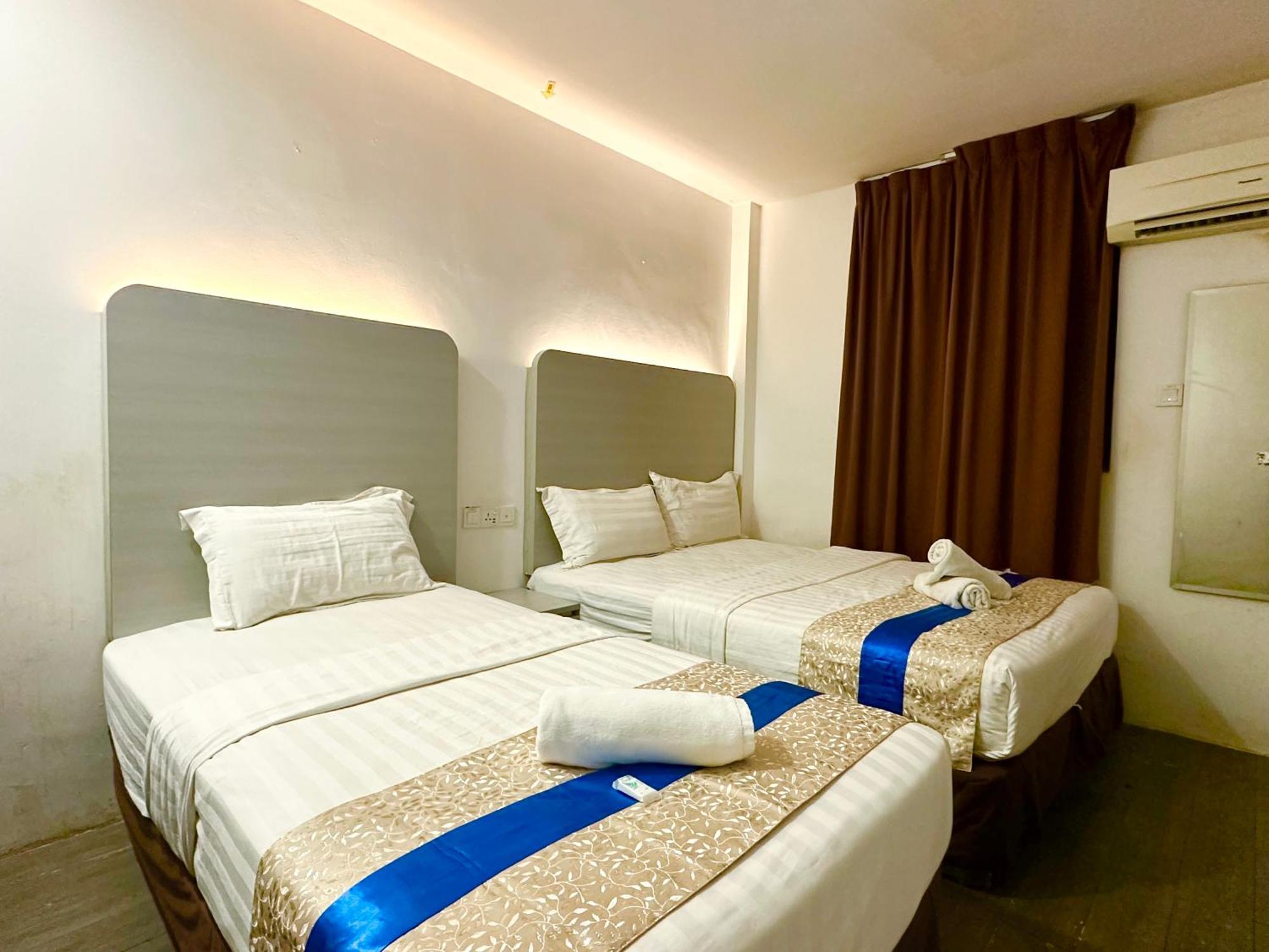 Park Hotel Kota Kinabalu Esterno foto