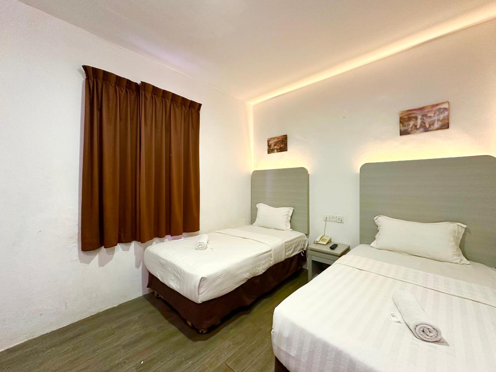 Park Hotel Kota Kinabalu Esterno foto